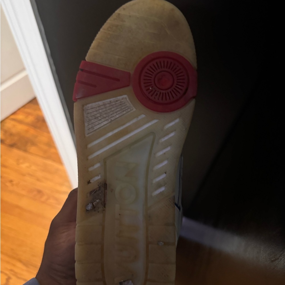 Louis Vuitton
Size 11